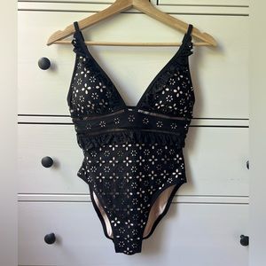 J.Crew Scalloped ruffle plunging with laser-cut eyelet swimsuit size 6
